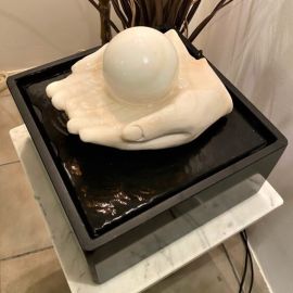 Kulová fontána Uzdravující dlaně 29 cm